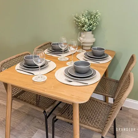 Hideaway By Bournecoast - A Stylish Apartment With A Balcony, Sea Glimpses And Parking - Just 10 Minutes Walk To The Sandy Beaches - Fm8406-3